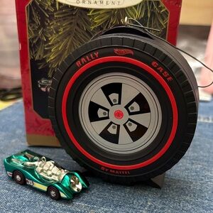 1999 Hallmark Keepsake Hot Wheels Jet Threat Car with Case Ornaments